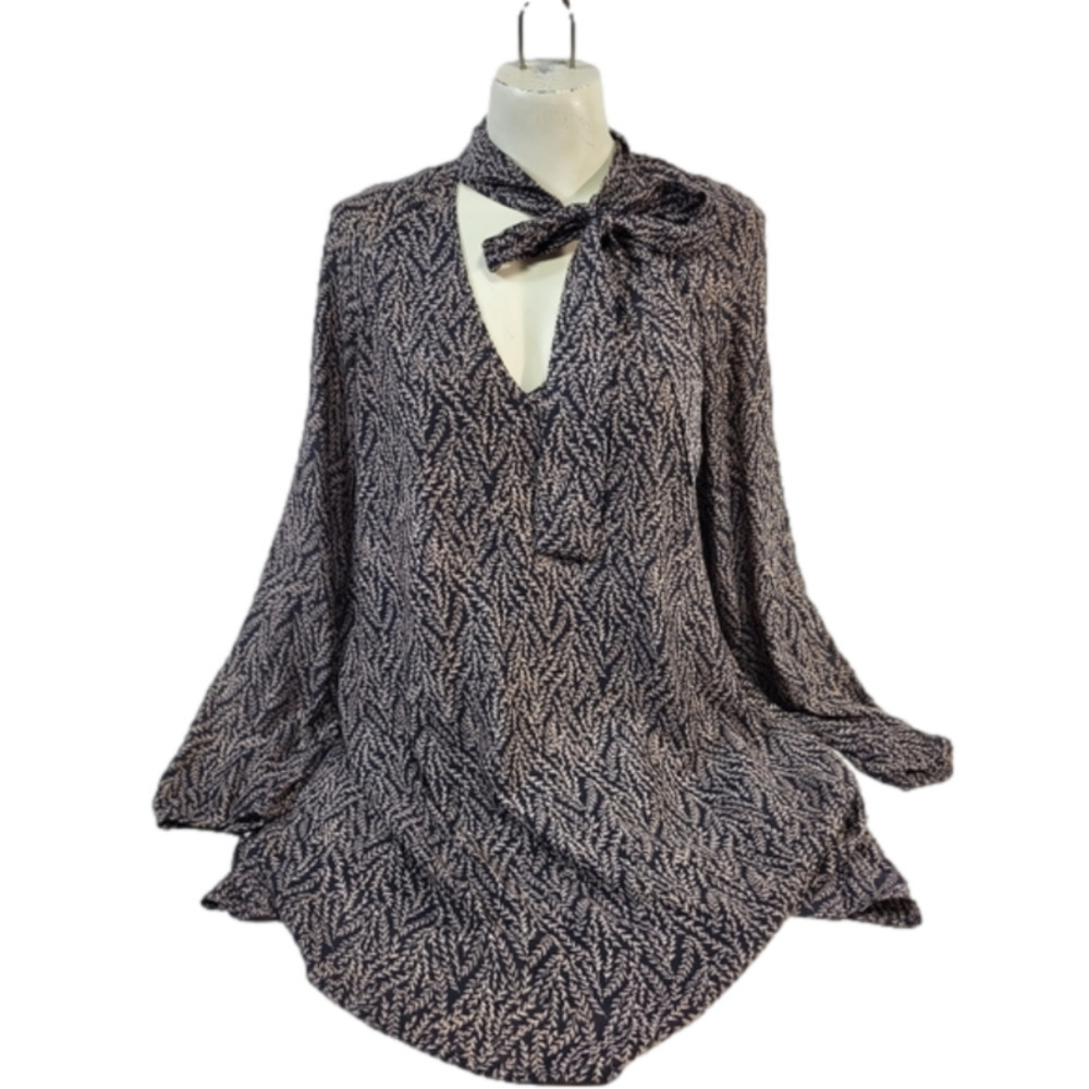 Aritzia Talula Tie Up Patterned Lined Blouse